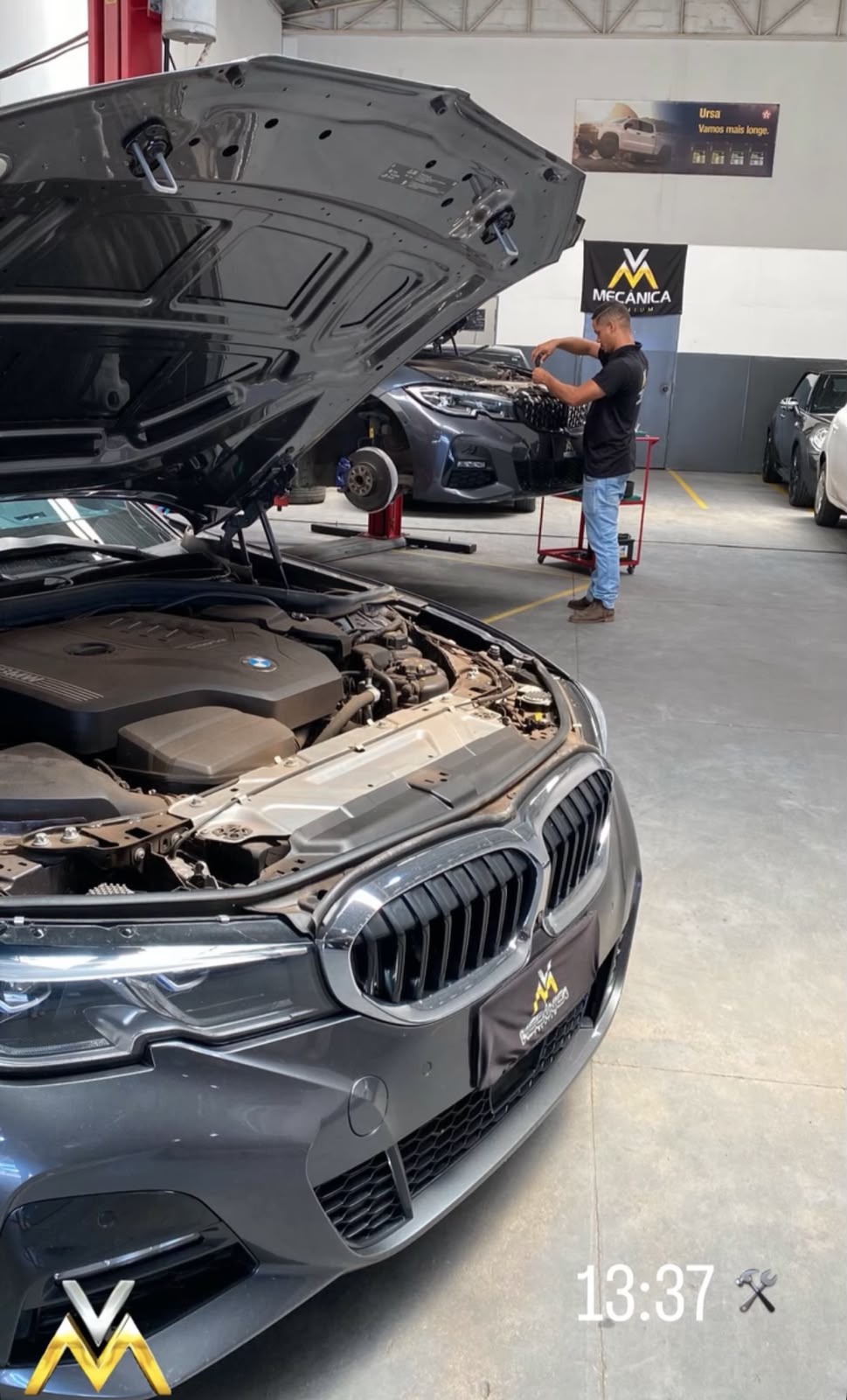 BMW Série 3 em revisão de motor